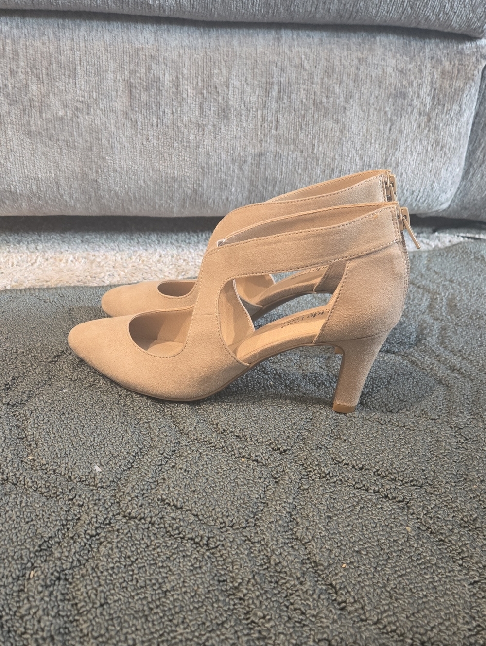 Classic Women's Cutout Pointed Toe Heels in Beige